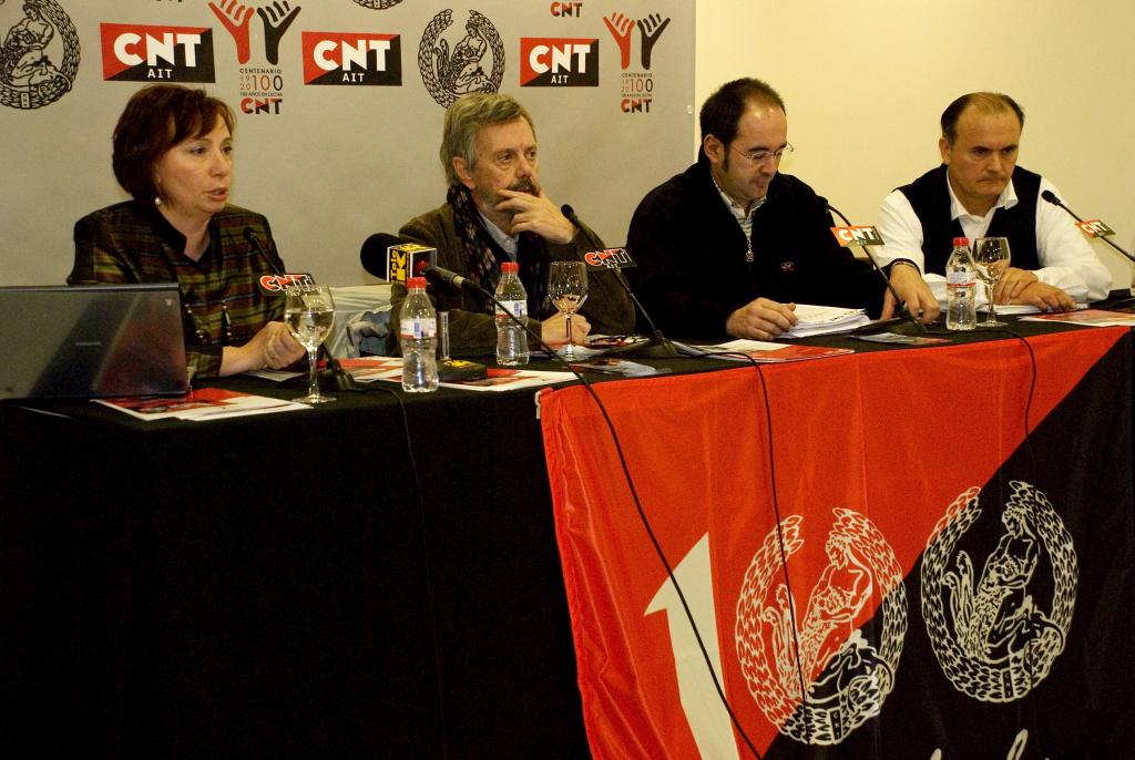 Un momento de la rueda de prensa con (de decha a izq): Ana Sigüenza, Moncho Alpuente, Jose Luis Velasco y Jose Ramón Palacios